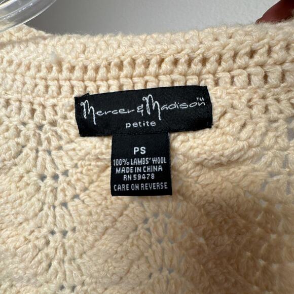 Mercer & Madison Lambswool Crochet Cardigan PS Cream Scallop Hem Crystal Buttons - Picture 3 of 11